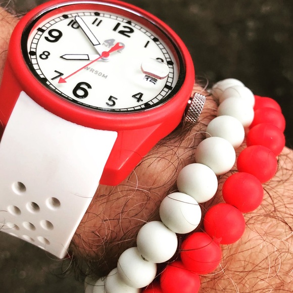 WATERPROOF SILICONE Red Rubber Beaded Stretchy Bracelet for Stacking 🔴🔴 NWT - Picture 6 of 16